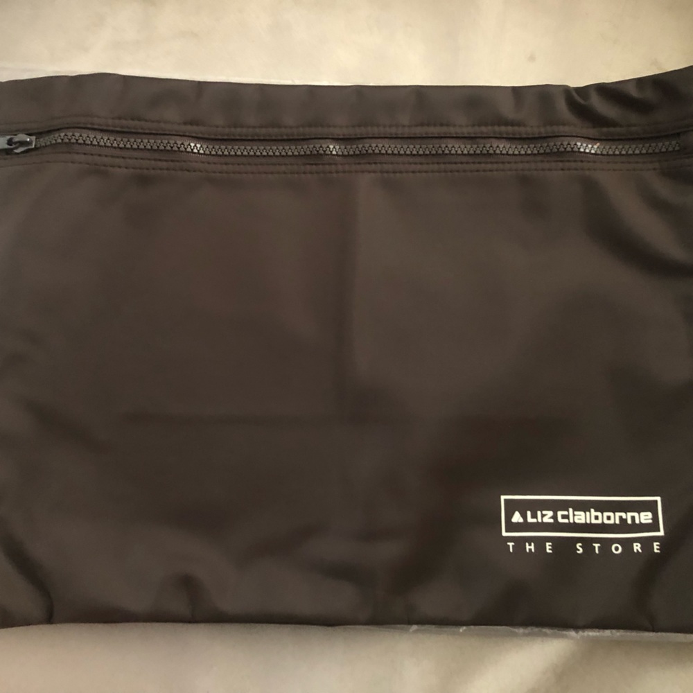 COPY - NEW Liz Claiborne notebook nylon sleeve